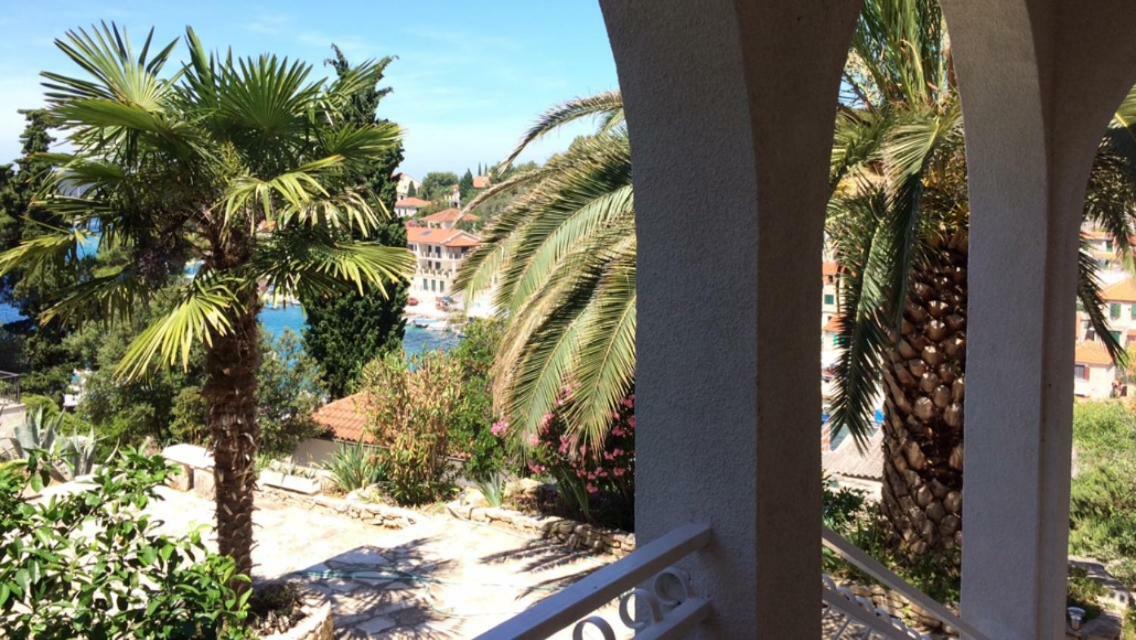 Apartment In Maslinica 70M From The Sea ภายนอก รูปภาพ